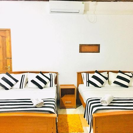 Aura City Hostel อนุราธปุระ ภายนอก รูปภาพ