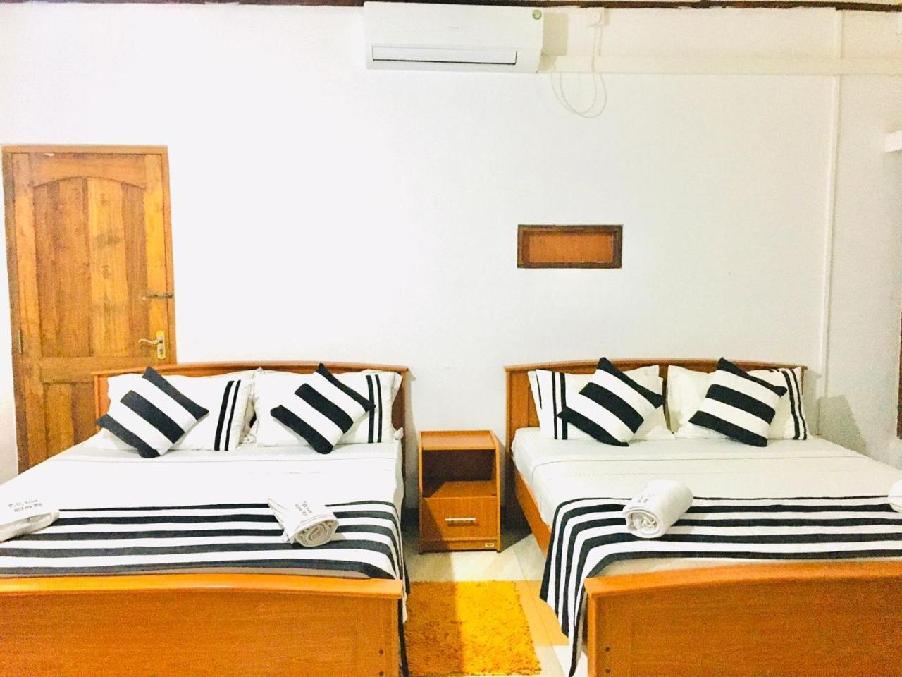 Aura City Hostel อนุราธปุระ ภายนอก รูปภาพ