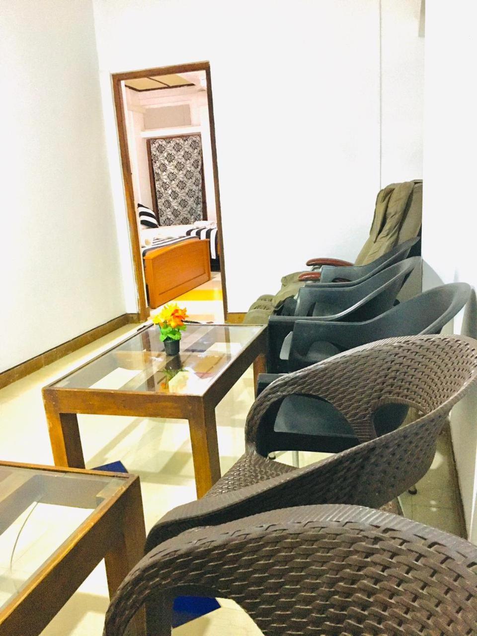 Aura City Hostel อนุราธปุระ ภายนอก รูปภาพ