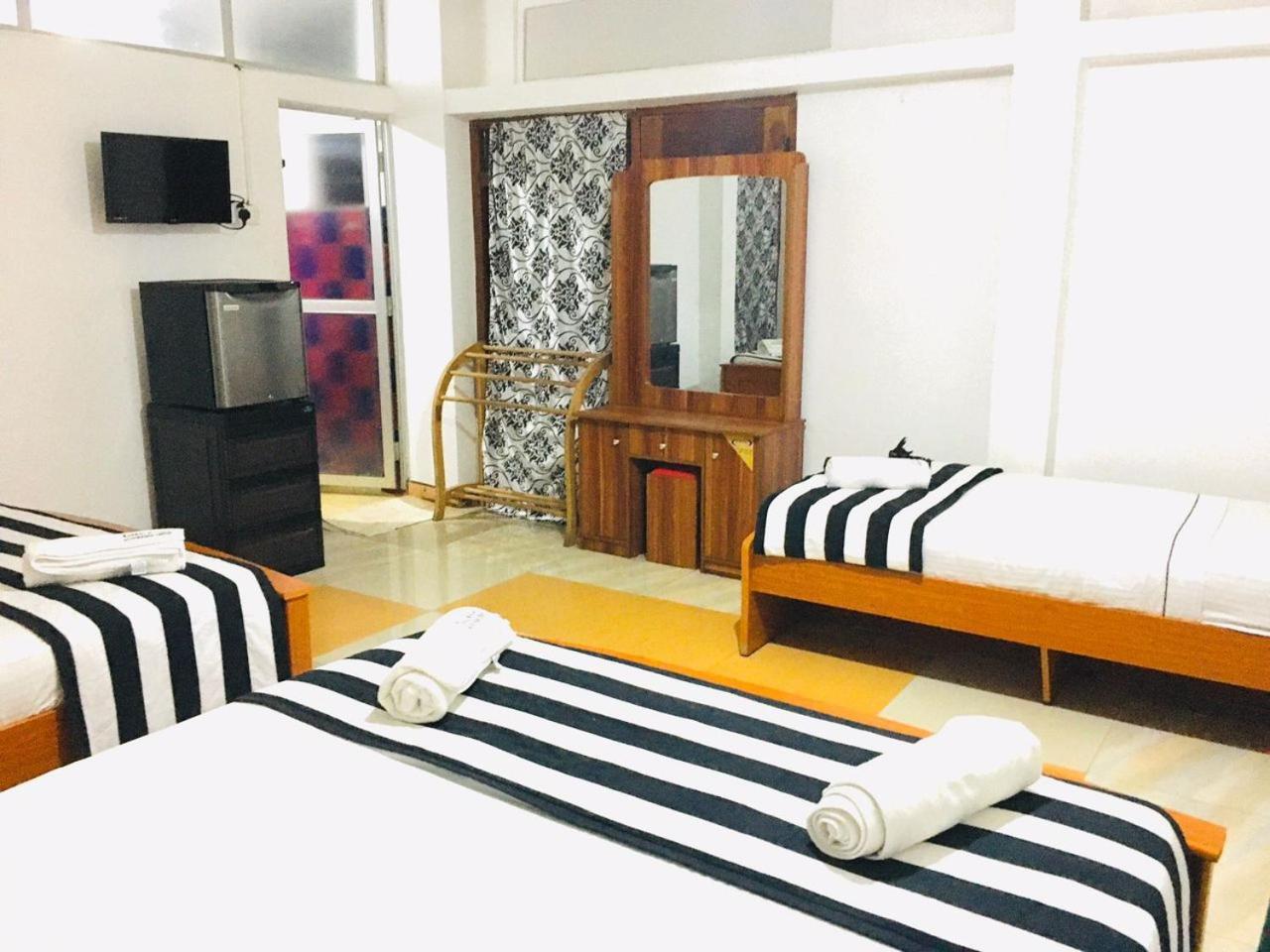 Aura City Hostel อนุราธปุระ ภายนอก รูปภาพ